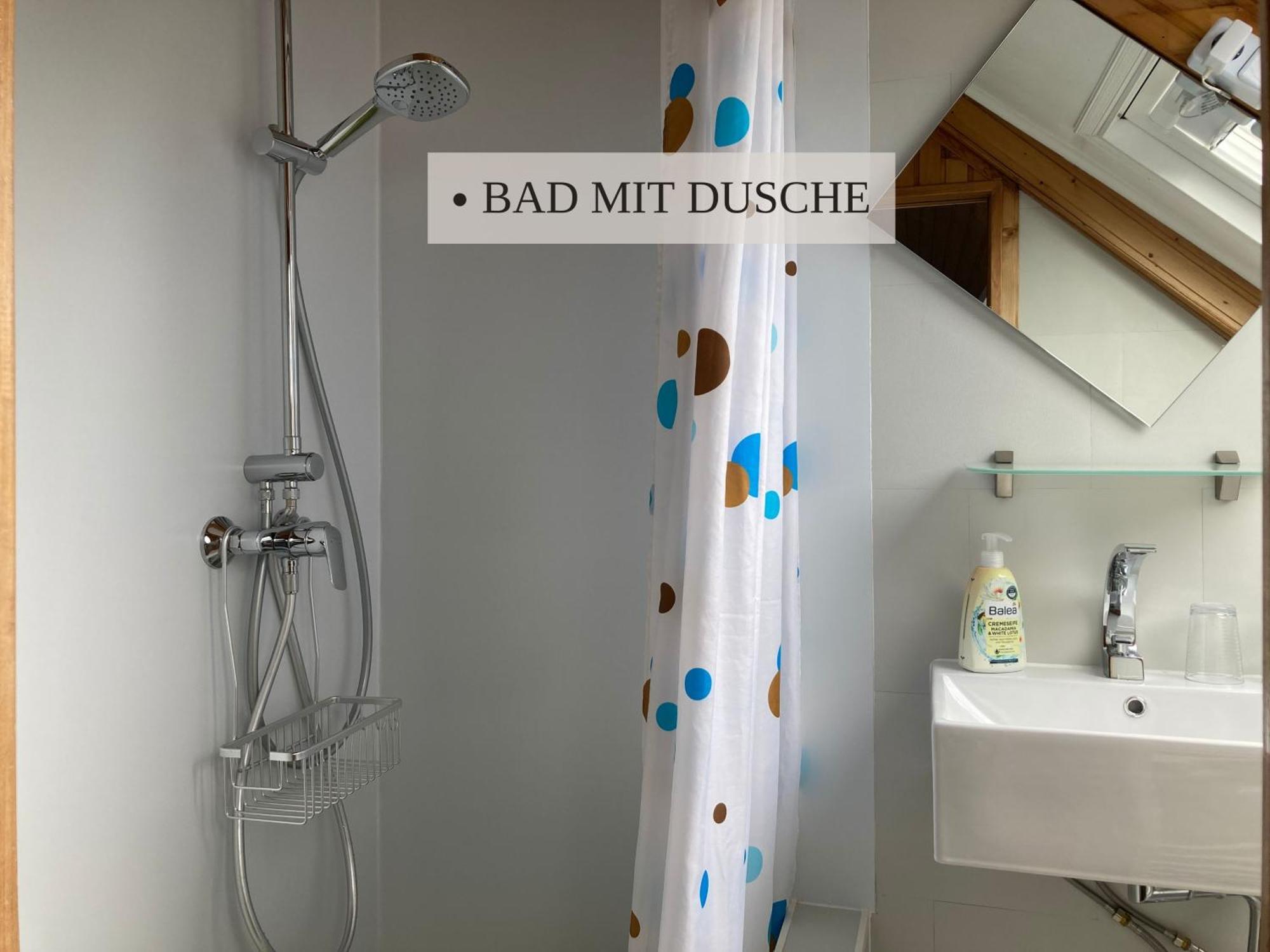 Apartment Haus Krabbe Ohne Kueche, Fuer 1-2 Personen, Doppelbett, Zentral Gelegen Zwischen Cuxhaven Und Bremerhaven, Hunde Kostenfrei Willkommen, Kostenfreier Parkplatz *