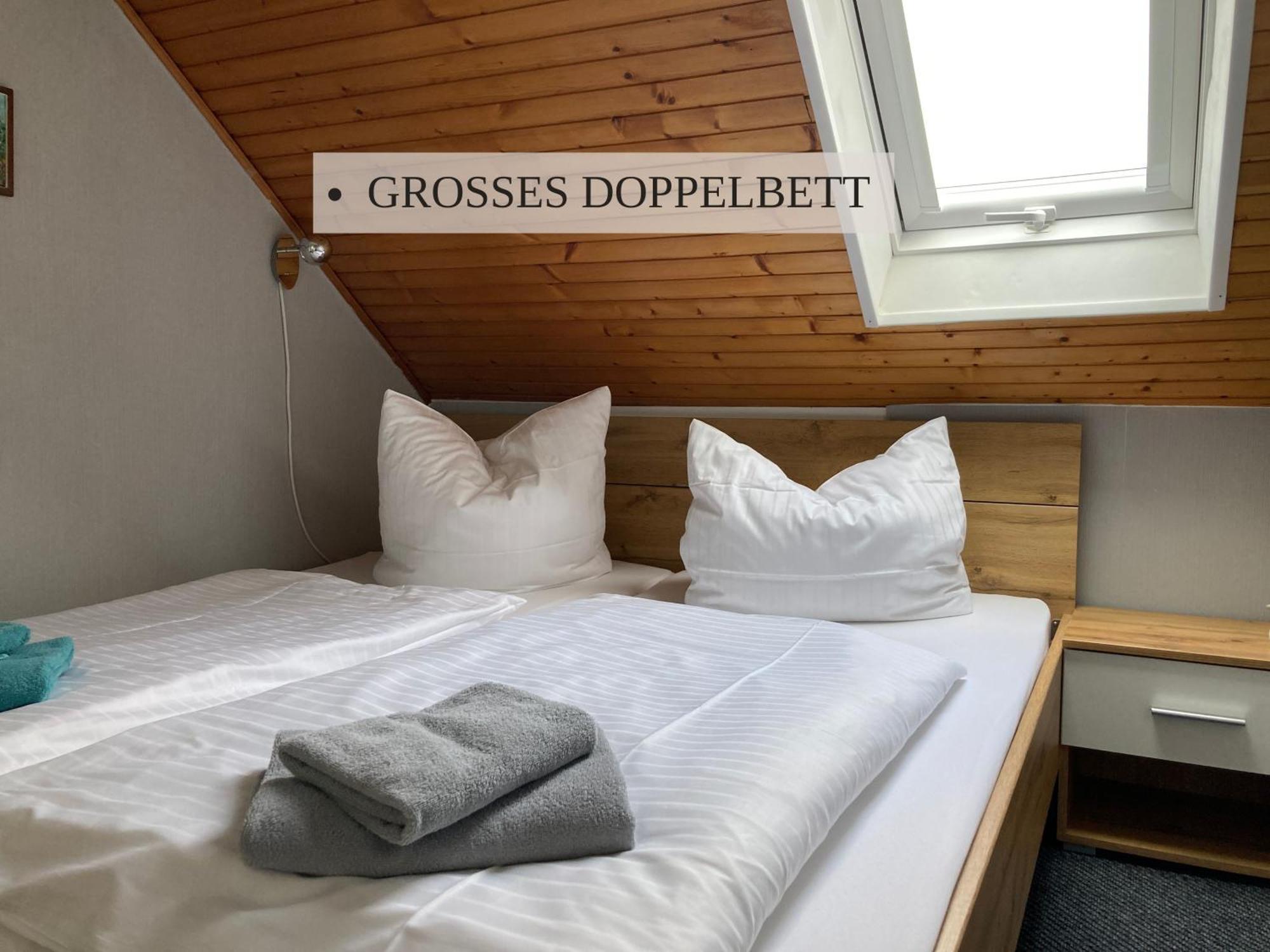 Apartment Haus Krabbe Ohne Kueche, Fuer 1-2 Personen, Doppelbett, Zentral Gelegen Zwischen Cuxhaven Und Bremerhaven, Hunde Kostenfrei Willkommen, Kostenfreier Parkplatz Wremen