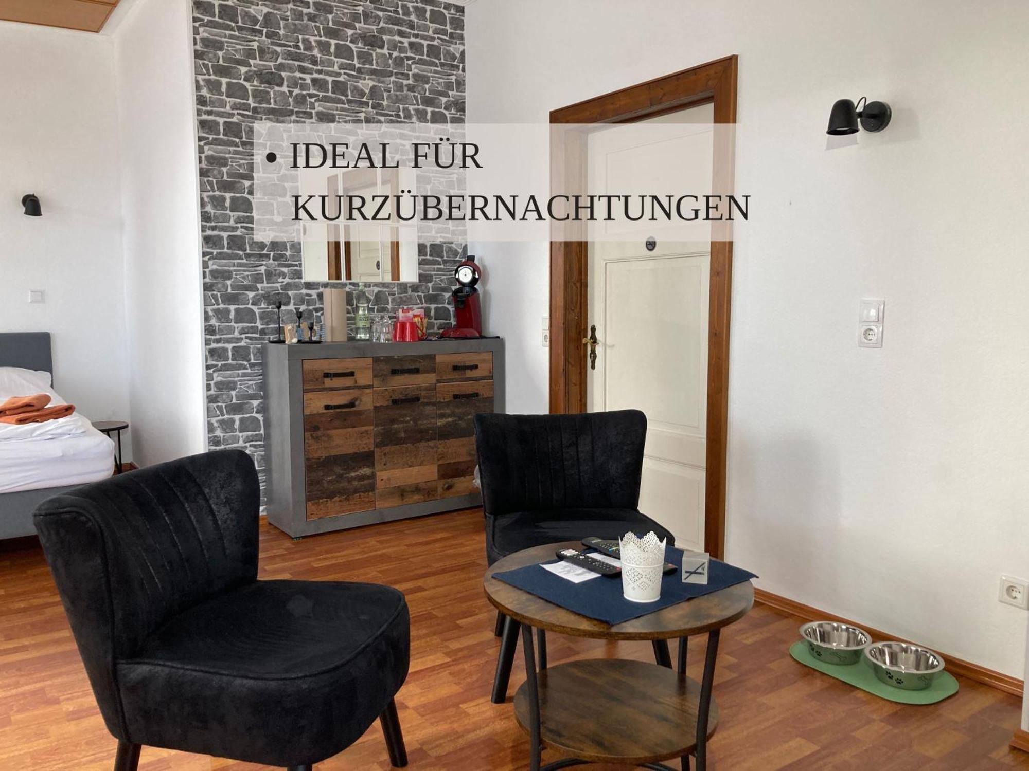 Apartment Haus Krabbe Ohne Kueche, Fuer 1-2 Personen, Doppelbett, Zentral Gelegen Zwischen Cuxhaven Und Bremerhaven, Hunde Kostenfrei Willkommen, Kostenfreier Parkplatz